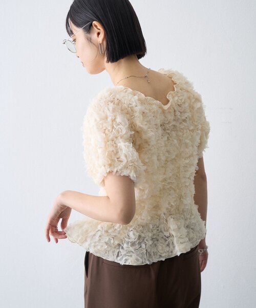 CIAOPANIC TYPY（チャオパニックティピー）の「∴クシュクシュチュールボリュームスリーブトップス（シャツ/ブラウス・レディース・ブラック/ブラウン/アイボリー・ONE SIZE）」の2枚目の写真