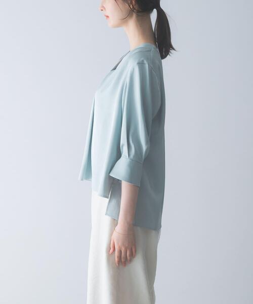 URBAN RESEARCH ROSSO WOMEN(アーバンリサーチ ロッソ)の「シルキーツイルVネックブラウス(シャツ/ブラウス・レディース・ミント/オフホワイト/ネイビー・FREE)」の11枚目の写真