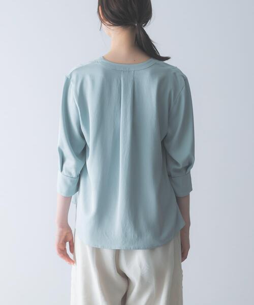 URBAN RESEARCH ROSSO WOMEN(アーバンリサーチ ロッソ)の「シルキーツイルVネックブラウス(シャツ/ブラウス・レディース・ミント/オフホワイト/ネイビー・FREE)」の12枚目の写真