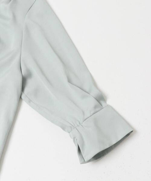 URBAN RESEARCH ROSSO WOMEN(アーバンリサーチ ロッソ)の「シルキーツイルVネックブラウス(シャツ/ブラウス・レディース・ミント/オフホワイト/ネイビー・FREE)」の15枚目の写真