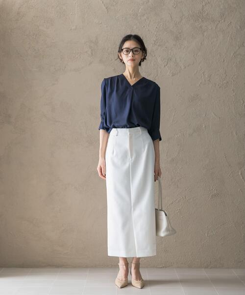URBAN RESEARCH ROSSO WOMEN(アーバンリサーチ ロッソ)の「シルキーツイルVネックブラウス(シャツ/ブラウス・レディース・ミント/オフホワイト/ネイビー・FREE)」の20枚目の写真