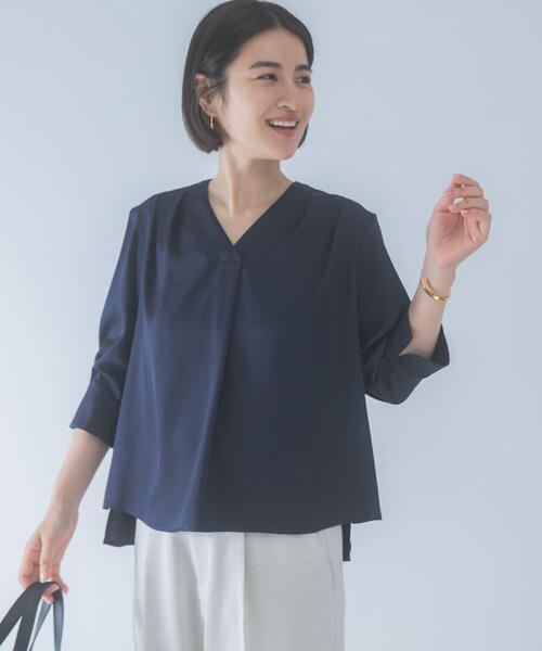 URBAN RESEARCH ROSSO WOMEN(アーバンリサーチ ロッソ)の「シルキーツイルVネックブラウス(シャツ/ブラウス・レディース・ミント/オフホワイト/ネイビー・FREE)」の21枚目の写真