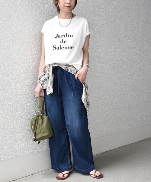 SHIPS Colors（シップス カラーズ）の「SHIPS Colors:〈接触冷感・UVカット・洗濯機可能〉フレンチスリーブ SOLENNE ロゴ TEE◇（Tシャツ/カットソー・レディース・ベージュ/ブラウン/オフホワイト・ONE SIZE）」の17枚目の写真