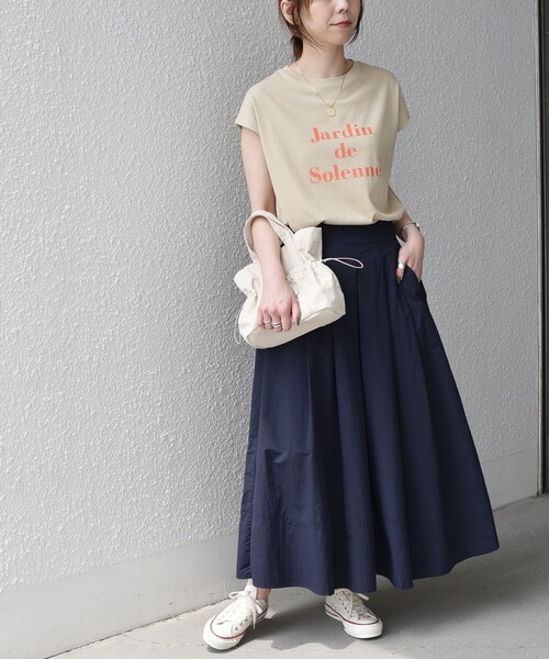 SHIPS Colors（シップス カラーズ）の「SHIPS Colors:〈接触冷感・UVカット・洗濯機可能〉フレンチスリーブ SOLENNE ロゴ TEE◇（Tシャツ/カットソー・レディース・ベージュ/ブラウン/オフホワイト・ONE SIZE）」の18枚目の写真