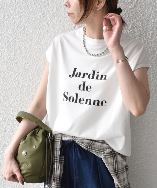 SHIPS Colors（シップス カラーズ）の「SHIPS Colors:〈接触冷感・UVカット・洗濯機可能〉フレンチスリーブ SOLENNE ロゴ TEE◇（Tシャツ/カットソー・レディース・ベージュ/ブラウン/オフホワイト・ONE SIZE）」の20枚目の写真