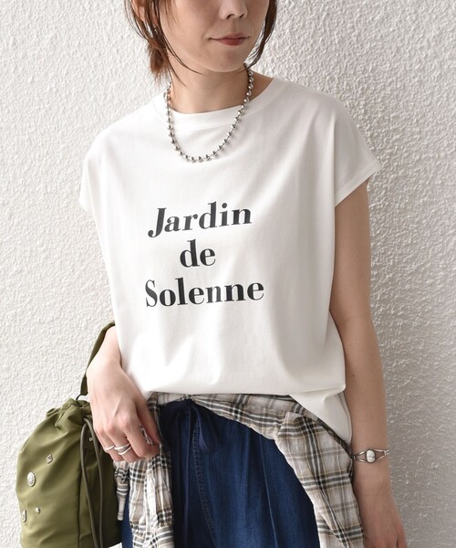 SHIPS Colors（シップス カラーズ）の「SHIPS Colors:〈接触冷感・UVカット・洗濯機可能〉フレンチスリーブ SOLENNE ロゴ TEE◇（Tシャツ/カットソー・レディース・ベージュ/ブラウン/オフホワイト・ONE SIZE）」の22枚目の写真
