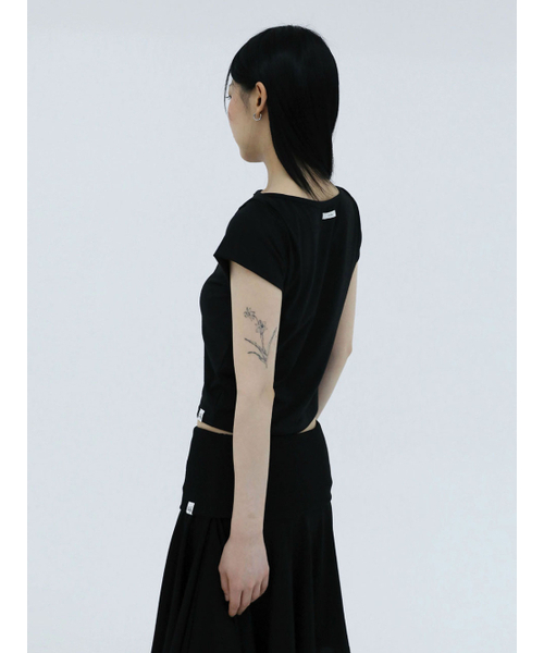 UGLY SHADOW(アグリーシャドウ)の「ベーシックエッセンシャルリップボートトップ(ブラック)(Tシャツ/カットソー・レディース・その他・1/2)」の8枚目の写真