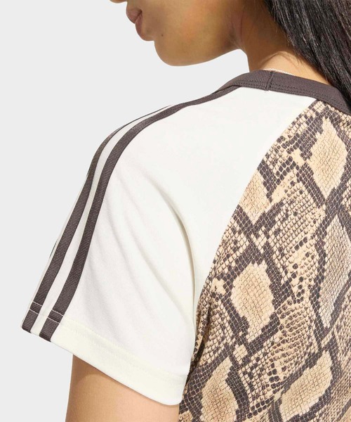 adidas(アディダス)の「スネークプリント カリ Tシャツ / アディダスオリジナルス adidas Originals(Tシャツ/カットソー・レディース・ベージュ・SMALL/XX-LARGE/3XL/LARGE/MEDIUM/X-LARGE)」の4枚目の写真