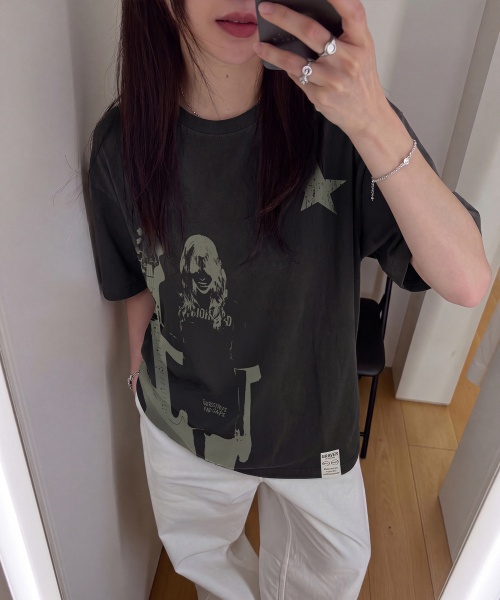GRAVER（グレーバー）の「[ユニセックス]STAR1-GIRL_半袖Tシャツ_2カラー（Tシャツ/カットソー・レディース・チャコールグレー/サンドベージュ・SMALL/MEDIUM/LARGE）」の3枚目の写真