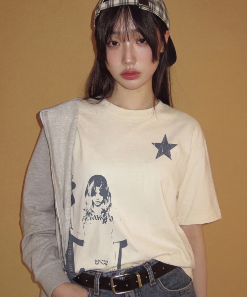 GRAVER（グレーバー）の「[ユニセックス]STAR1-GIRL_半袖Tシャツ_2カラー（Tシャツ/カットソー・レディース・チャコールグレー/サンドベージュ・SMALL/MEDIUM/LARGE）」の5枚目の写真