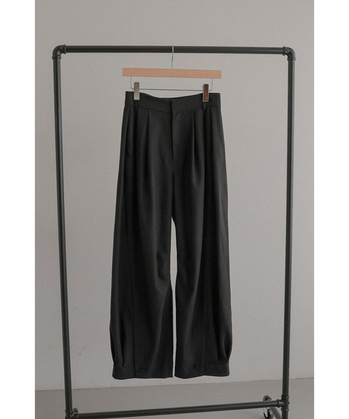 tento(テント)の「Wide-Leg Trousers with Hem Tucks(スラックス・レディース・グレー/ブラック・36/38)」の18枚目の写真