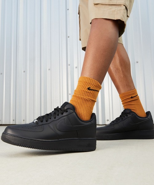 NIKE(ナイキ)の「NIKE AIR FORCE 1 07 CW2288-001(スニーカー・メンズ・ブラック・26.5cm/26cm/27cm/28cm/27.5cm)」の5枚目の写真