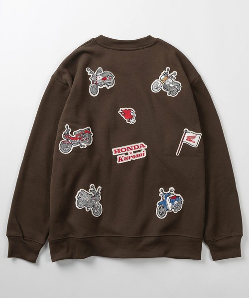 sanrio（サンリオ）の「【71】【HONDA/ホンダ】×【Sanrio/サンリオ】「スーパーカブ」「はぴだんぶい」「クロミ」コラボ 裏起毛 クルーネック プリント スウェット/バックプリント/フロッキープリント/刺繍ワッペン/ユニセックス/レディース/メンズ（スウェット・レディース・ホワイト/ブラウン/ブラック/チャコールグレー・XL/L/M）」の6枚目の写真