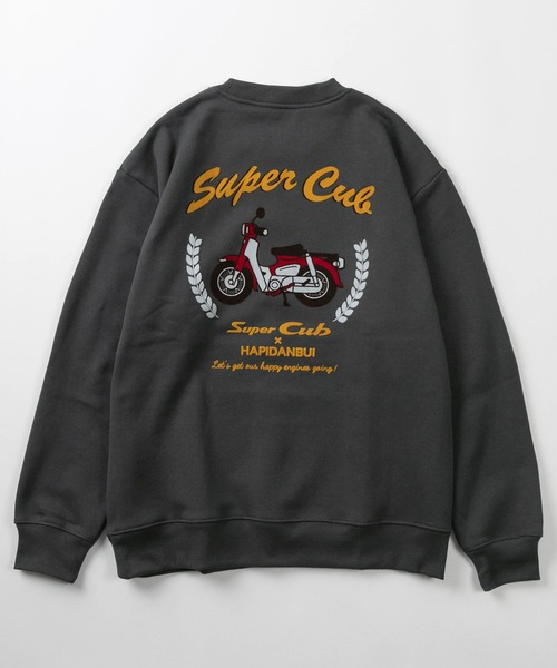 sanrio（サンリオ）の「【71】【HONDA/ホンダ】×【Sanrio/サンリオ】「スーパーカブ」「はぴだんぶい」「クロミ」コラボ 裏起毛 クルーネック プリント スウェット/バックプリント/フロッキープリント/刺繍ワッペン/ユニセックス/レディース/メンズ（スウェット・レディース・ホワイト/ブラウン/ブラック/チャコールグレー・XL/L/M）」の8枚目の写真