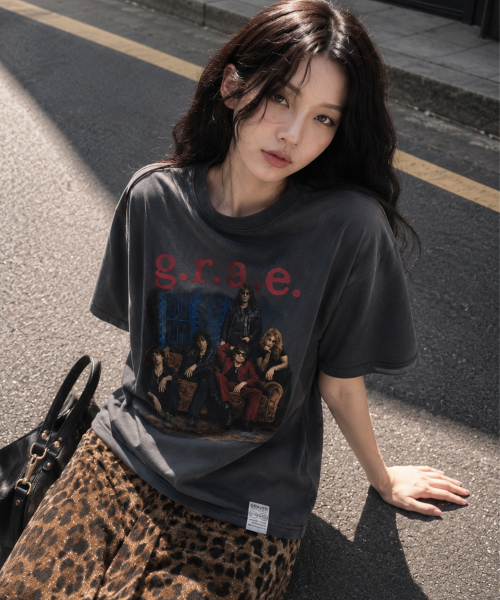 GRAVER ORDINARY（グレイバーオーディナリー）の「[ODNR UNISEX]5 Guys 半袖Tシャツ_CHARCOAL（Tシャツ/カットソー・レディース・チャコール・SMALL/LARGE/MEDIUM）」の2枚目の写真