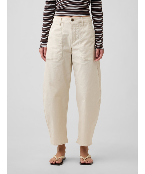 GAP（ギャップ）の「ミッドライズ バレルカーキパンツ（その他パンツ・レディース・ベージュ/ネイビー/ブラウン/グリーン・000/2/4/0/10/00/6/8）」の3枚目の写真