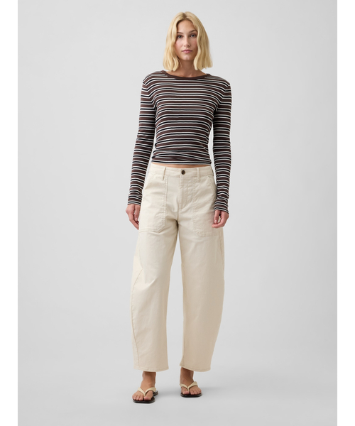 GAP（ギャップ）の「ミッドライズ バレルカーキパンツ（その他パンツ・レディース・ベージュ/ネイビー/ブラウン/グリーン・000/2/4/0/10/00/6/8）」の9枚目の写真