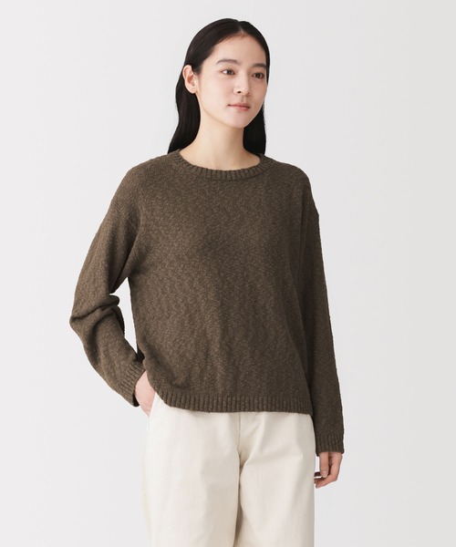 無印良品(ムジルシリョウヒン)の「婦人 コットン混ムラ糸クルーネックセーター(ニット/セーター・レディース・チャコールグレー/アイボリー/ブラウン系/ブルー系・S/M/L/XL/XXL)」の3枚目の写真