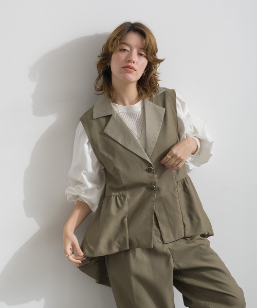 Material(Avenue)(マテリアル)の「【Material】デニム風ツイル バルーンペプラム テーラードカラー アシンメトリー ジレ セットアップ可(その他アウター・レディース・ブラック/カーキ系/インディゴブルー・FREE)」の7枚目の写真