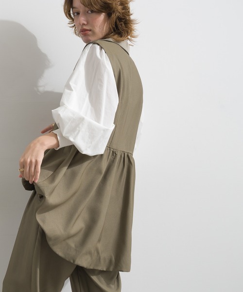 Material(Avenue)(マテリアル)の「【Material】デニム風ツイル バルーンペプラム テーラードカラー アシンメトリー ジレ セットアップ可(その他アウター・レディース・ブラック/カーキ系/インディゴブルー・FREE)」の8枚目の写真