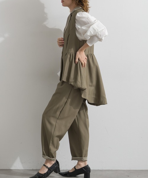 Material(Avenue)(マテリアル)の「【Material】デニム風ツイル バルーンペプラム テーラードカラー アシンメトリー ジレ セットアップ可(その他アウター・レディース・ブラック/カーキ系/インディゴブルー・FREE)」の9枚目の写真