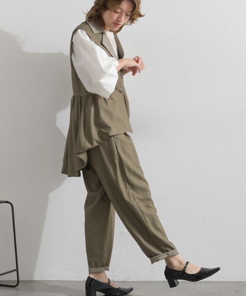 Material(Avenue)(マテリアル)の「【Material】デニム風ツイル バルーンペプラム テーラードカラー アシンメトリー ジレ セットアップ可(その他アウター・レディース・ブラック/カーキ系/インディゴブルー・FREE)」の11枚目の写真