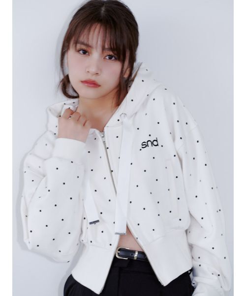 SNIDEL(スナイデル)の「【sndロゴ】バリエロゴフーディー(パーカー・レディース・ライトピンク/グレー/ドット・F)」の3枚目の写真