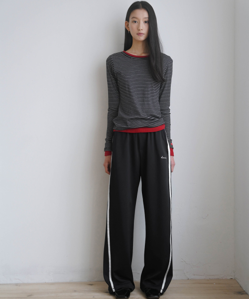 HEEARI（ヒアリー）の「ロジ刺繍レーストラックパンツ_ブラック（スウェットパンツ・レディース・その他・FREE）」の4枚目の写真