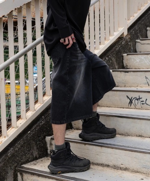 gibous(ギボス)の「gibous/ギボス/snake scorpion half denim(デニムパンツ・レディース・ブラック・M)」の1枚目の写真