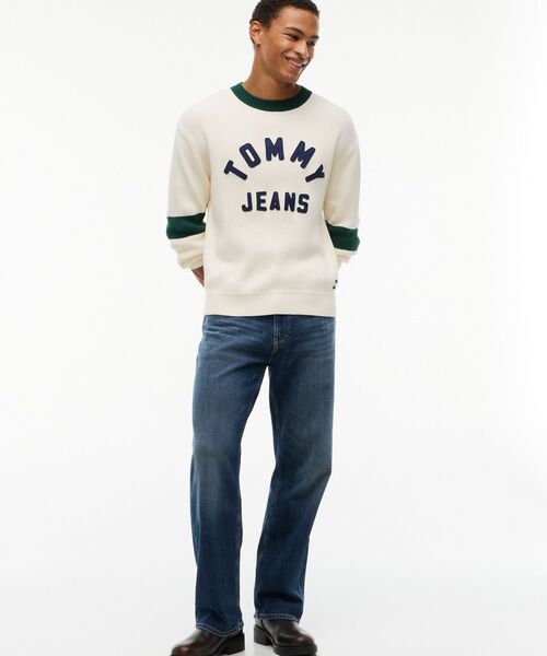 tommy jeans(トミー ジーンズ)の「レギュラーニュークラシックセーター(ニット/セーター・メンズ・ホワイト・SMALL/LARGE/MEDIUM)」の2枚目の写真