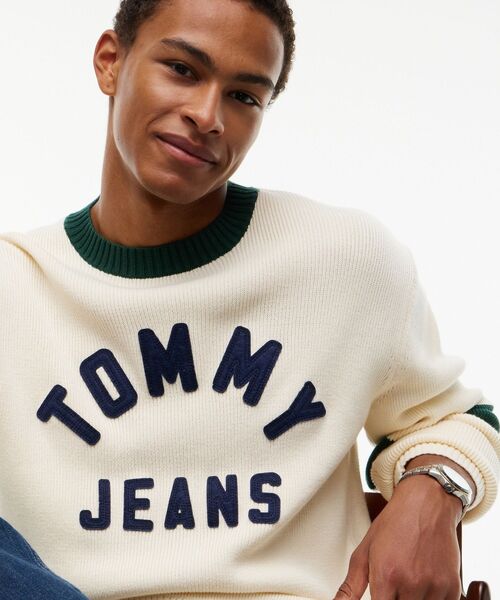 tommy jeans(トミー ジーンズ)の「レギュラーニュークラシックセーター(ニット/セーター・メンズ・ホワイト・SMALL/LARGE/MEDIUM)」の3枚目の写真