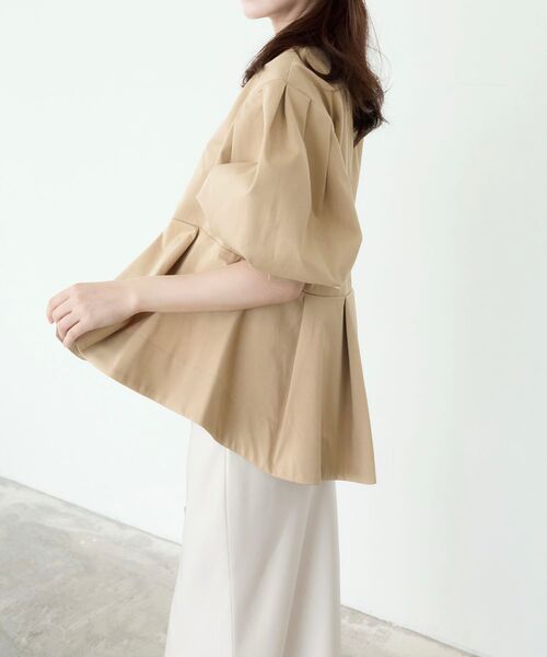 cle blatt(クレブラット)の「Vネックタックブラウス(シャツ/ブラウス・レディース・ネイビー/オフホワイト・MEDIUM)」の20枚目の写真