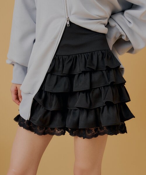 Chico(チコ)の「フリルティアードショートパンツ(スカート・レディース・ベージュ/ホワイト/ブラック・SMALL/MEDIUM)」の1枚目の写真