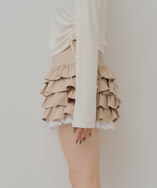 Chico(チコ)の「フリルティアードショートパンツ(スカート・レディース・ベージュ/ホワイト/ブラック・SMALL/MEDIUM)」の18枚目の写真