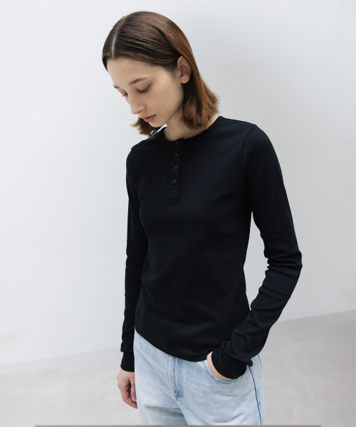 INSILENCE WOMEN(インサイレンスウーマン)の「WリブヘンリーネックロングスリーブBLACK(スウェット・レディース・その他・SMALL/MEDIUM)」の1枚目の写真