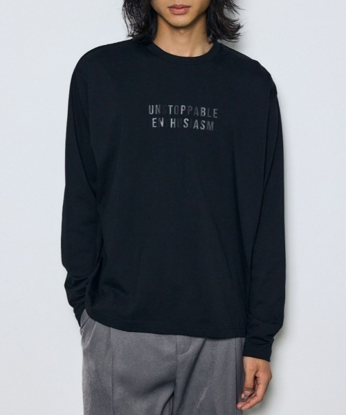 AZUL by moussy(アズールバイマウジー)の「配色厚盛ラバープリントロンT 秋服 冬服 春服 ロゴT(Tシャツ/カットソー・メンズ・グレー/ブラウン/ブラック/ホワイト・LARGE/MEDIUM)」の2枚目の写真