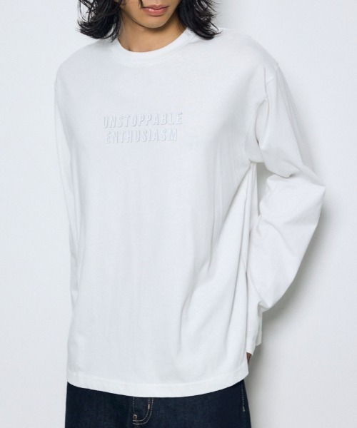 AZUL by moussy(アズールバイマウジー)の「配色厚盛ラバープリントロンT 秋服 冬服 春服 ロゴT(Tシャツ/カットソー・メンズ・グレー/ブラウン/ブラック/ホワイト・LARGE/MEDIUM)」の11枚目の写真