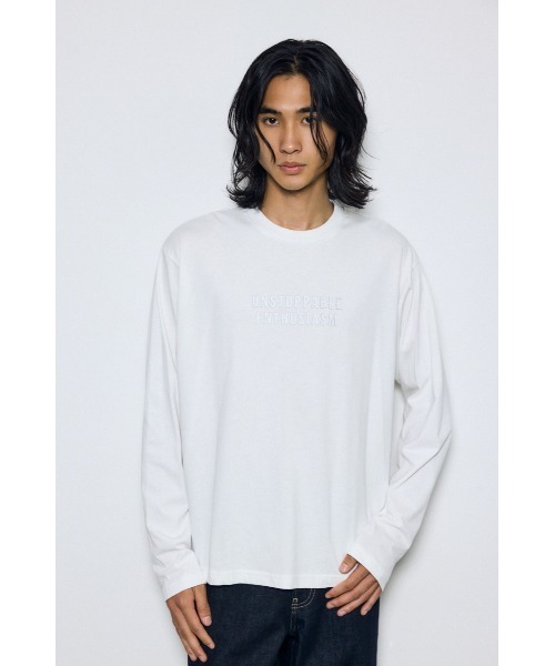 AZUL by moussy(アズールバイマウジー)の「配色厚盛ラバープリントロンT 秋服 冬服 春服 ロゴT(Tシャツ/カットソー・メンズ・グレー/ブラウン/ブラック/ホワイト・LARGE/MEDIUM)」の13枚目の写真
