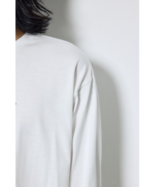 AZUL by moussy(アズールバイマウジー)の「配色厚盛ラバープリントロンT 秋服 冬服 春服 ロゴT(Tシャツ/カットソー・メンズ・グレー/ブラウン/ブラック/ホワイト・LARGE/MEDIUM)」の20枚目の写真