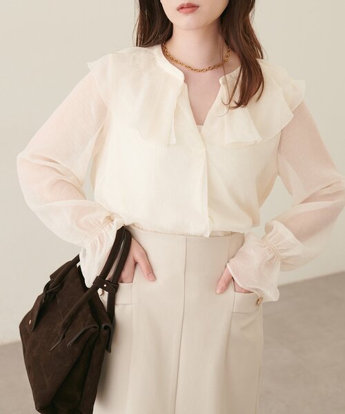 natural couture(ナチュラルクチュール)の「タックフリル衿スキッパー長袖ブラウス(シャツ/ブラウス・レディース・ピンクベージュ/ブラック/グレイッシュベージュ/アイボリー・FREE)」の19枚目の写真