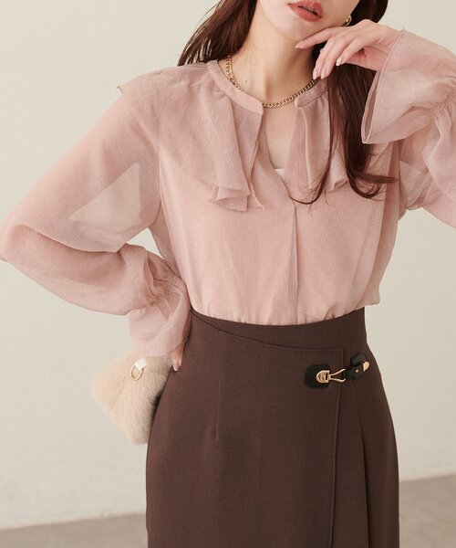 natural couture(ナチュラルクチュール)の「タックフリル衿スキッパー長袖ブラウス(シャツ/ブラウス・レディース・ピンクベージュ/ブラック/グレイッシュベージュ/アイボリー・FREE)」の11枚目の写真