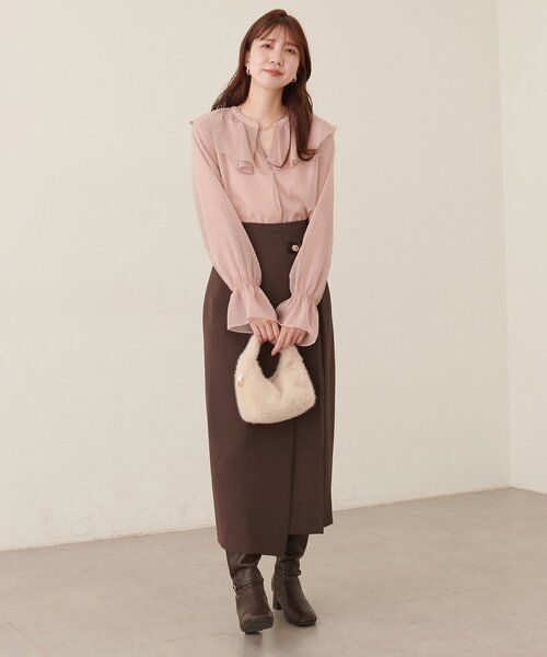 natural couture(ナチュラルクチュール)の「タックフリル衿スキッパー長袖ブラウス(シャツ/ブラウス・レディース・ピンクベージュ/ブラック/グレイッシュベージュ/アイボリー・FREE)」の14枚目の写真