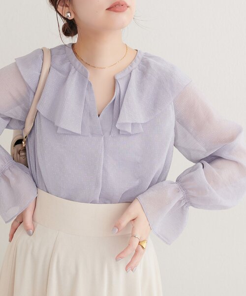natural couture(ナチュラルクチュール)の「タックフリル衿スキッパー長袖ブラウス(シャツ/ブラウス・レディース・ピンクベージュ/ブラック/グレイッシュベージュ/アイボリー・FREE)」の15枚目の写真