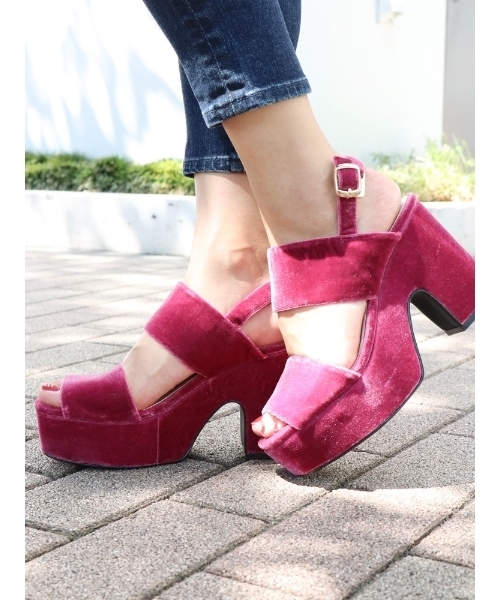 dazzlin（ダズリン）の「ベロアスクエアトゥサンダル（サンダル・レディース・ピンク/ブラウン/ブラック・LARGE/MEDIUM）」の3枚目の写真