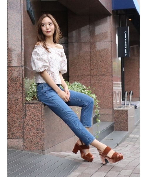 dazzlin（ダズリン）の「ベロアスクエアトゥサンダル（サンダル・レディース・ピンク/ブラウン/ブラック・LARGE/MEDIUM）」の20枚目の写真