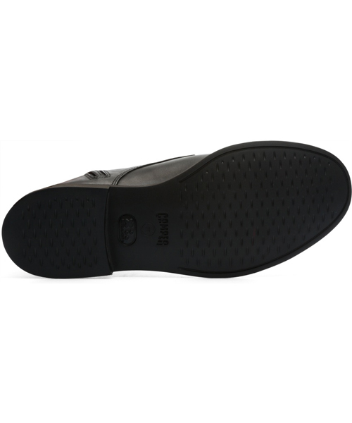 CAMPER（カンペール）の「[カンペール] IMAN / アンクルブーツ プレーン フラット（ブーツ・レディース・ブラック・24.0cm/25.0cm/22.5cm/23.5cm/25.5cm/23.0cm）」の4枚目の写真