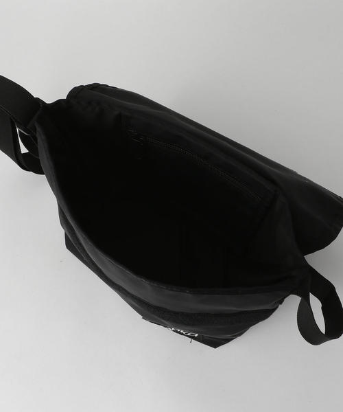 Gramicci(グラミチ)の「Gramicci(グラミチ)別注ナイロンショルダーバッグ(ショルダーバッグ・メンズ・ブラック/ターコイズブルー・FREE)」の10枚目の写真