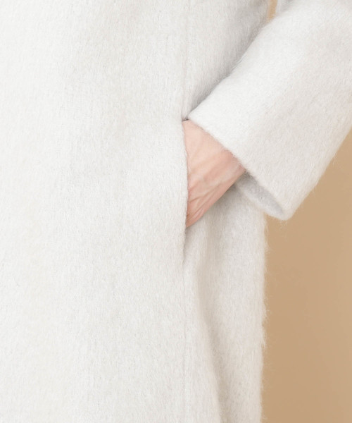 ADAM ET ROPE'（アダムエロペ）の「モヘヤシャギーノーカラーコート