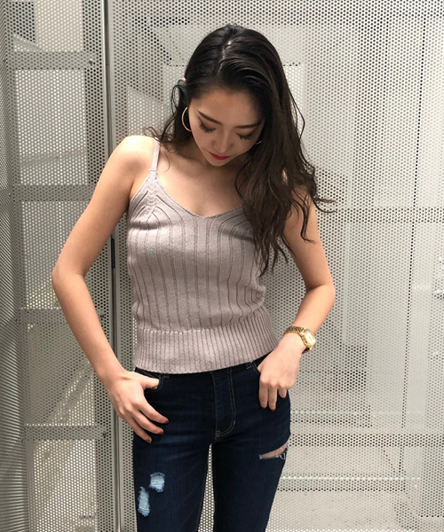 ENVYM（アンビー）の「リブＫＮＩＴキャミ（キャミソール・レディース・ベージュ/ブラック/グレー/カーキ/ピンク/ホワイト・FREE）」の3枚目の写真