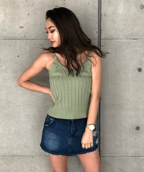 ENVYM（アンビー）の「リブＫＮＩＴキャミ（キャミソール・レディース・ベージュ/ブラック/グレー/カーキ/ピンク/ホワイト・FREE）」の5枚目の写真